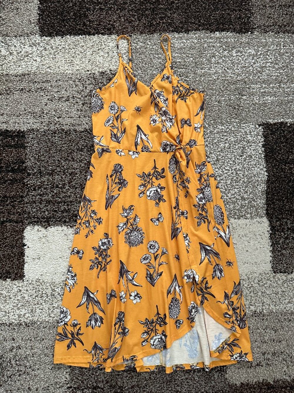 KILIG (L) Yellow Floral Dress V-Neck Faux Wrap Twist Knot Split Sun Mustard Midi